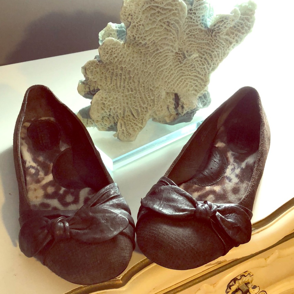 Born bow detail leather flats
